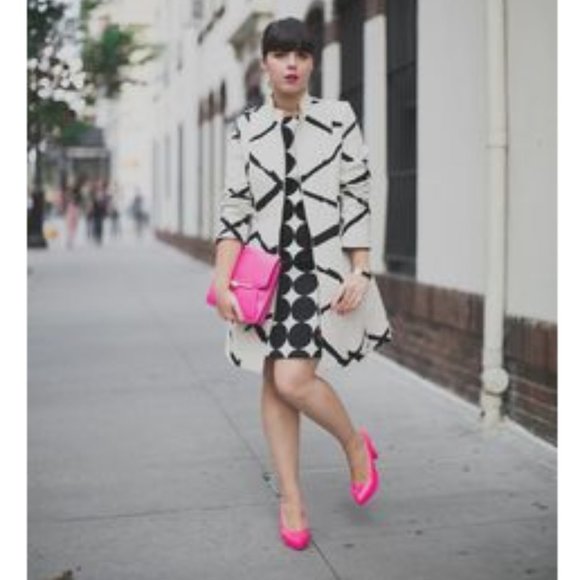 NWT Avenue Dress B&W Short Sleeve, Button, Collar Size 14/16 - Picture 2 of 16